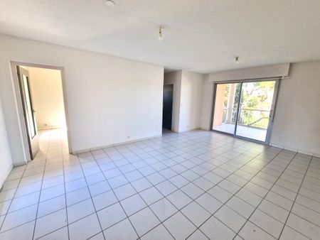 Location Appartement 2 pièces 52m² MONTELIMAR 26200 - Photo 2