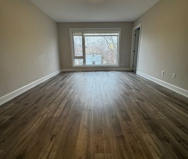 For Lease - 902 - A Pinecrest Road, Britannia Heights - Queensway T... - Photo 6