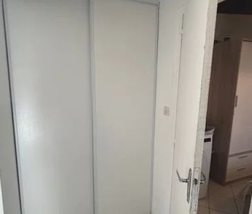 AIX EN PROVENCE, Location T2, Quartier La Beauvalle - Photo 6