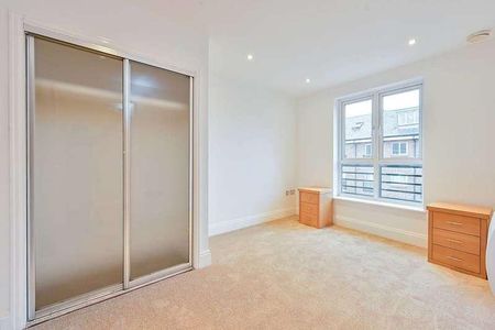 Brentford Lock, Brentford, TW8 - Photo 3