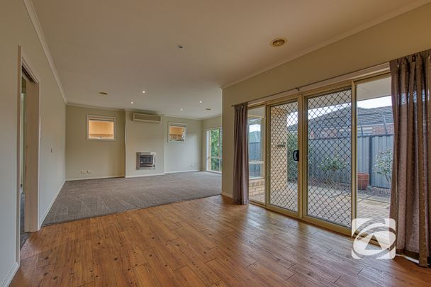 UNBEATABLE CONVENIENCE - Photo 1