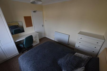 Bournemouth Raleigh Road Wallisdown, BH12, Dorset - Photo 5