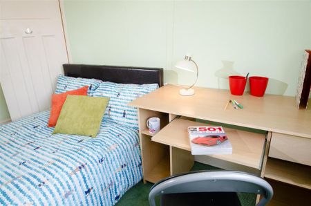 3 bedroom private hall to rent - Photo 4