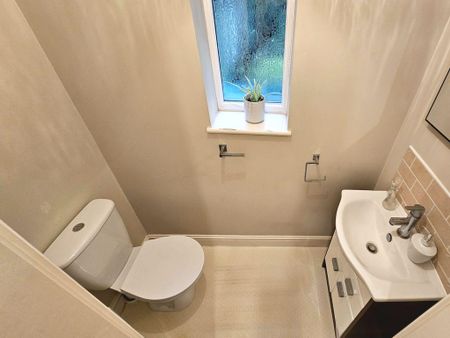 3 bedroom detached house to rent - Photo 5