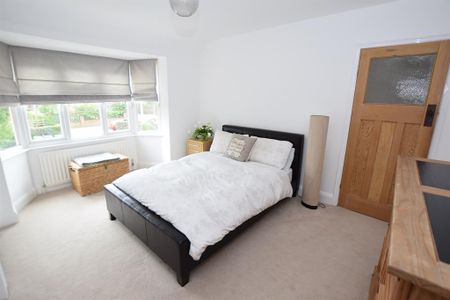 3 bedroom semi-detached house to rent - Photo 4