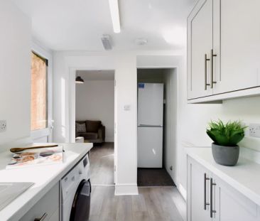 5 Bedroom House - Photo 6