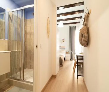 Carrer de la Lluna, Barcelona, Catalonia 08001 - Photo 4