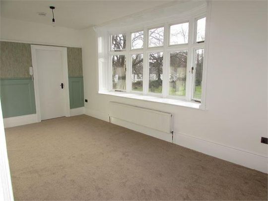 3 bedroom flat to rent - Photo 1