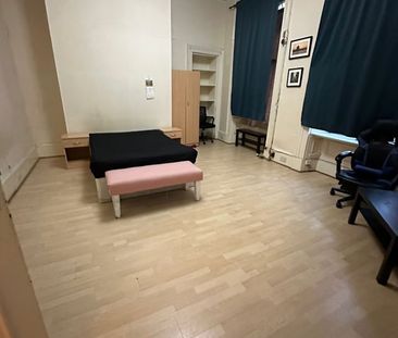 Room in a Shared Flat, Berkeley Street, G3 - Photo 4
