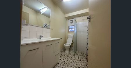 Cozy 2 Bedroom Unit - Walking distance to Glenelg Beach - Photo 5