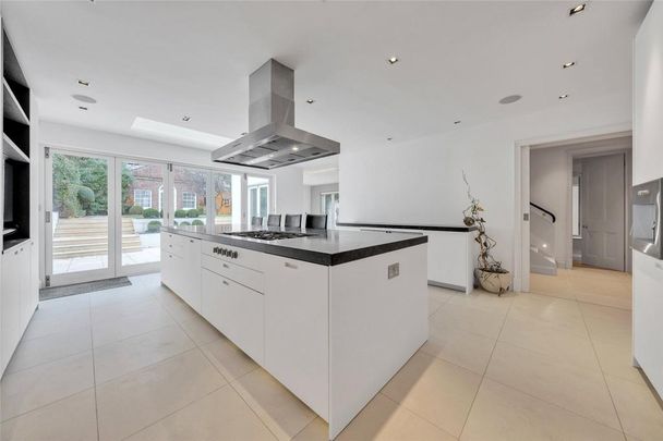 5 bedroom semi-detached house to rent - Photo 1