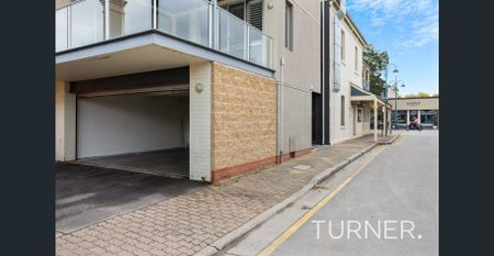 LOW MAINTENANCE COSMOPOLITAN LIVING AT ITS BEST! - Photo 3