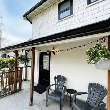 **BRIGHT** Corner 2nd Level Kitsilano 1 Bed, Furnished - Photo 3