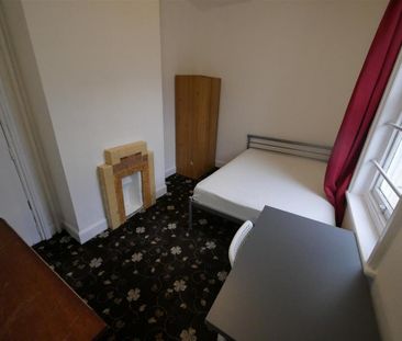 13 bedroom house share to rent - Photo 5