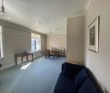 Stylish two-bedroom apartment - Photo 2