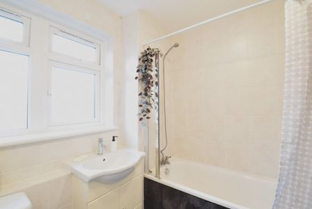 Room in a Shared Flat, Culver Court, SW18 - Photo 5