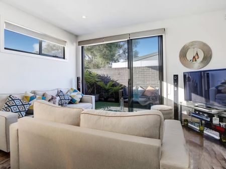 Modern 2 bedroom apartment in Glenroy! - Photo 4