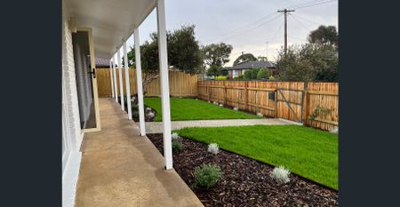 Fully Renovated Coastal Gem! - Photo 3