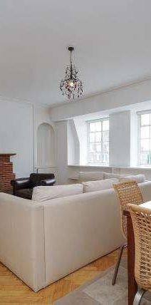 Richmond Hill, Richmond, TW10 - Photo 1