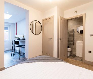 1 bedroom in a house share to rent - Photo 4