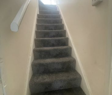 3 Bed Flat, Ilford Lane, IG1 - Photo 4