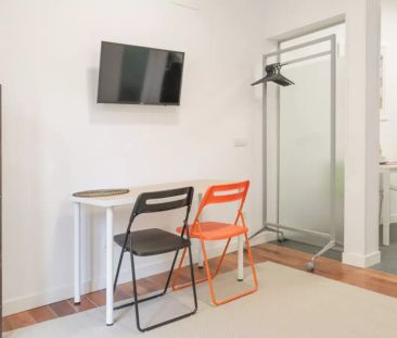 1-bedroom apartment for rent in Embajadores - Photo 2