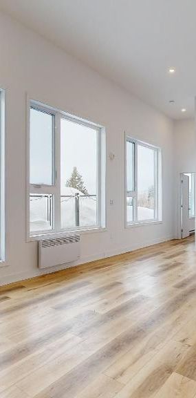 632 Notre-Dame Repentigny | 4½ à louer | Penthouse | VUE SUR LE FLEUVE | INTERNET | ASCENSEUR | STATIONNEMENT EXTÉRIEUR | EAU CHAUDE | MAI 2026 - Photo 1