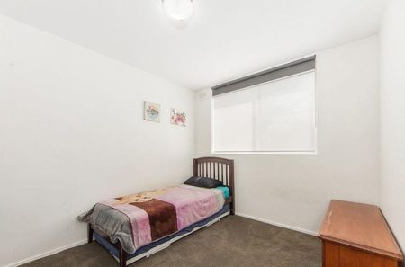 Centrally located! - Photo 3