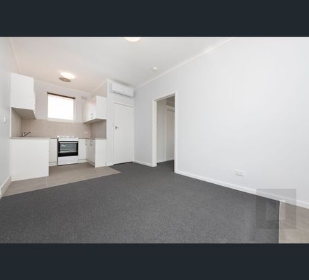 4/13 Clarendon Parade, West Footscray, Vic 3012 - Photo 1