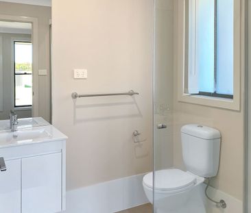 Modern Family Living in the Heart of Cliftleigh - Photo 6