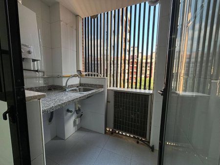 4 room luxury Apartment for rent in Valencia - Photo 4