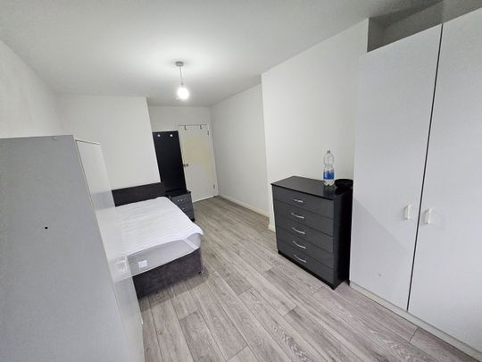 Room in a Shared House, Cobham Road, N22 - Photo 1