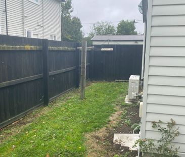 Private Self Contained Unit - Photo 6