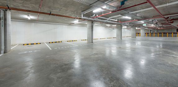 1 FREE WEEK RENT| MODERN ONE-BEDROOM APARTMENT WITH LUXURY FINISHES AND SECURE PARKING - Photo 2