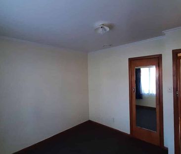 Unit 3, 3 bedroom unit (3rd bdrm is the sleepout) - Photo 5
