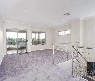 19 Stitfold Promenade, Salter Point - Photo 2