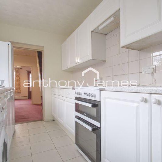 3 bedroom end of terrace house to rent - Photo 1