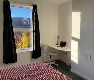 6 bedroom house to rent - Photo 3