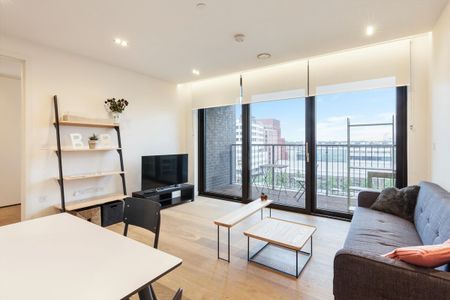 Two bedroom apartment to rent located on the seventh floor of a modern development in King's Cross. - Photo 2