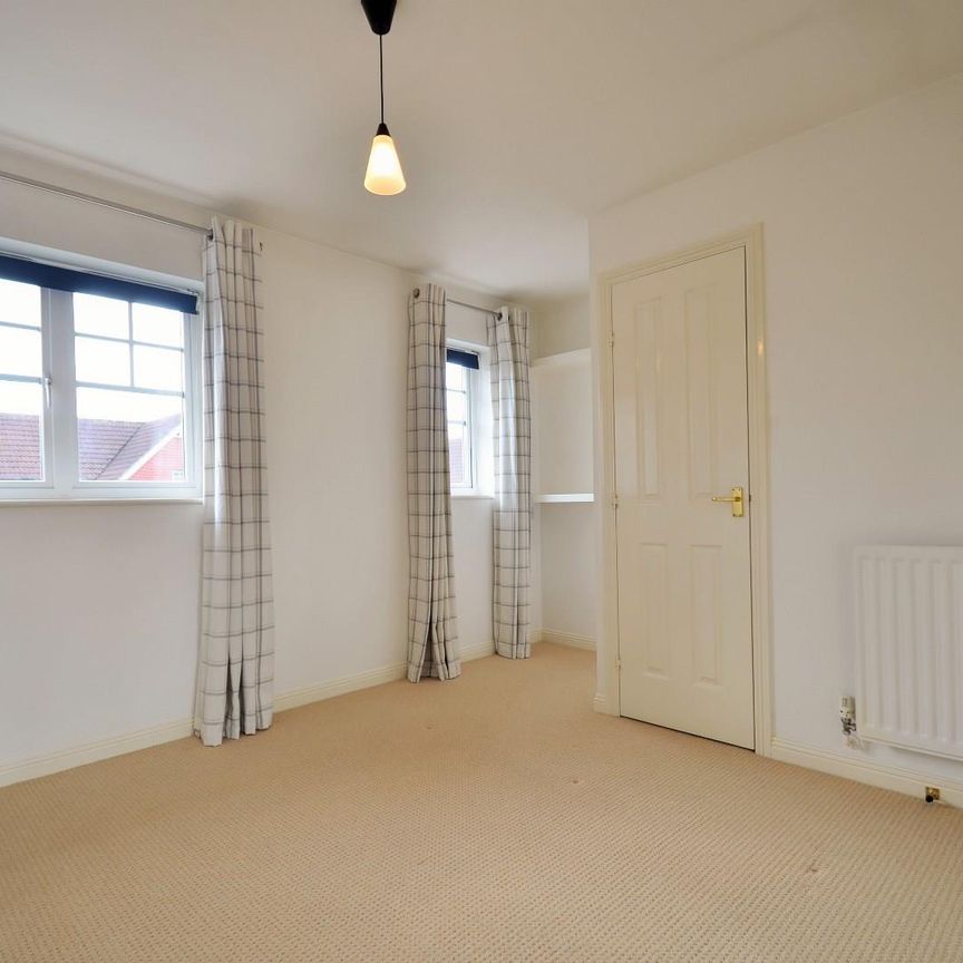 Ruffle Close, West Drayton, UB7 - Photo 1