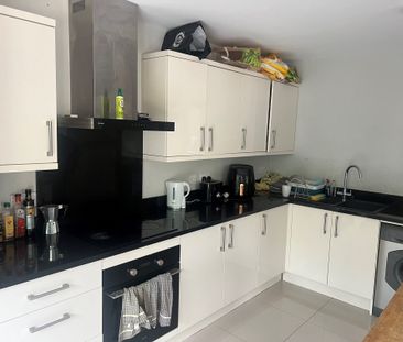 Park Avenue, York, New Earswick - Photo 2