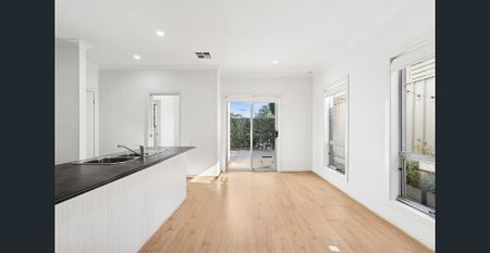 Conveniently located and comfortable home! - Photo 4