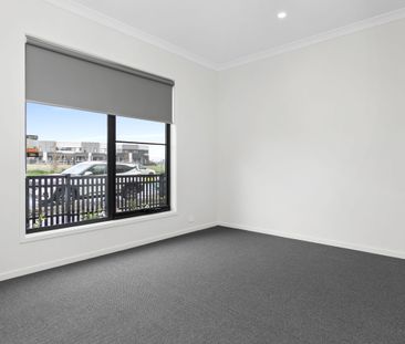 Beautiful 3-Bedroom Home in Wollert - Photo 3