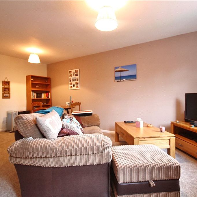 Torridon Close, Woking, Surrey, GU21 3DB - Photo 1