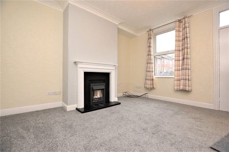 17, Nancroft Mount, Leeds, West Yorkshire, LS12 2DF - Photo 2