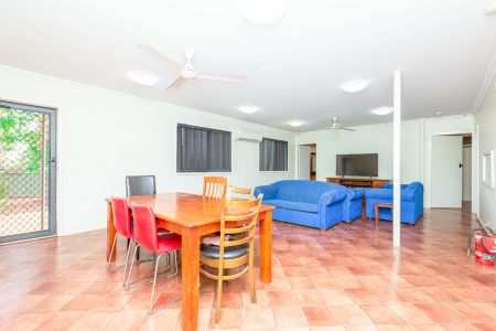 Rare 6-Bedroom Home with Pool, Workshop & Huge Living Spaces - Photo 3