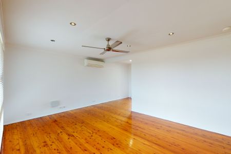 26 Pitcairn Street, Ashtonfield NSW 2323 - Photo 2