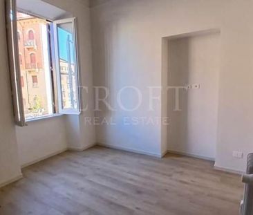 Parioli. Fully renovated. Living, separate kitchen ,three bedroms, ... - Photo 3