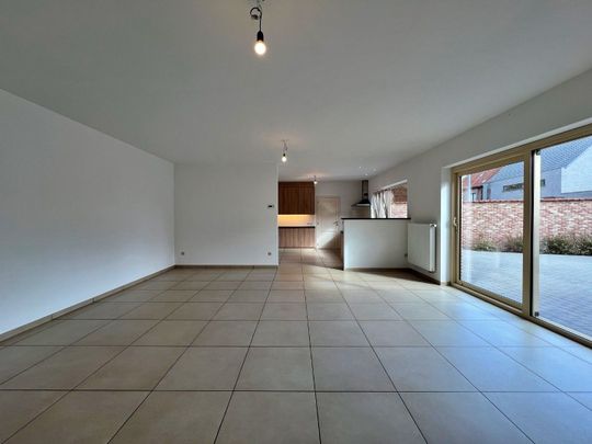 🏡 Ruime gezinswoning te huur in het hart van Lovendegem - Photo 1