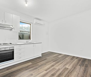 Conveniently Located Granny Flat in Prime Gwynneville Position - Photo 3